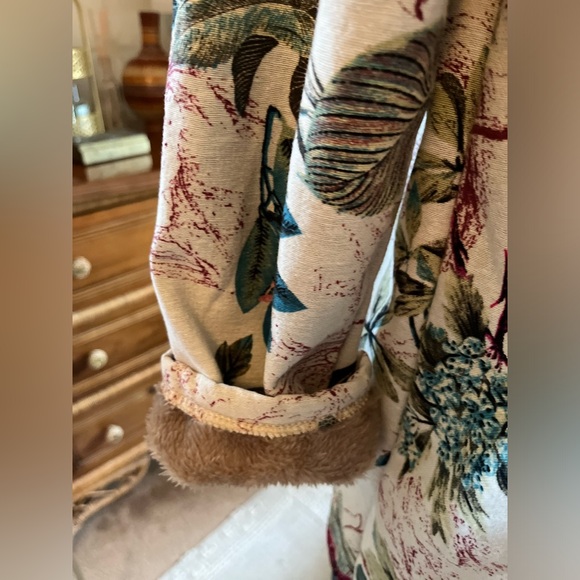 Sweatshirt type jacket - Picture 4 of 7